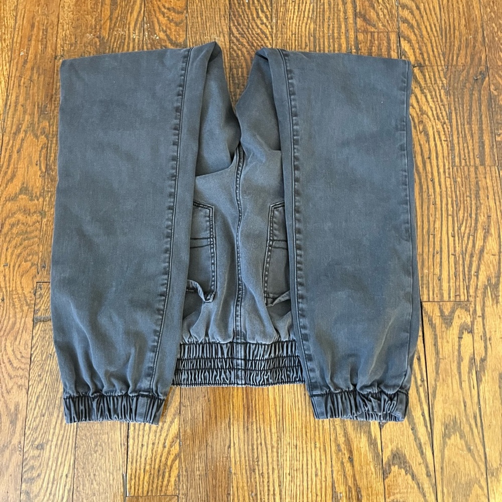 American Eagle Gray Joggers - Picture 3 of 4